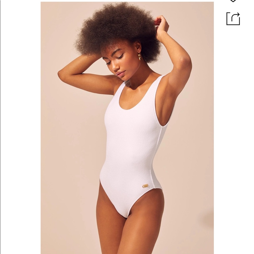 NWT Solid & Striped Anne Marie white squiggle